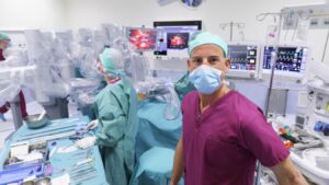 Dr AMARA